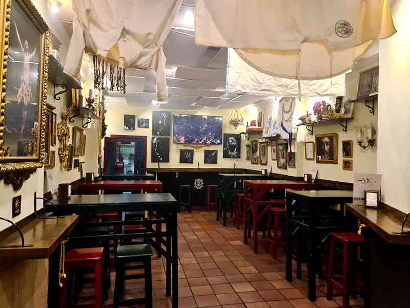 Interior de MATACANDELA Taberna Cofrade
